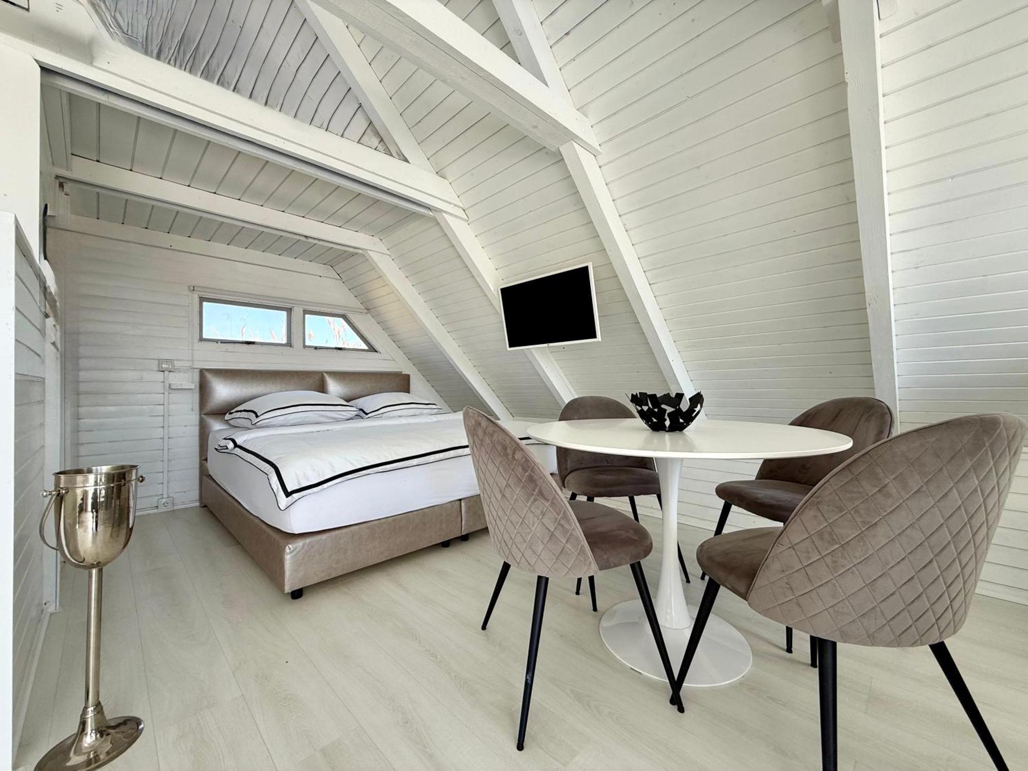 Seehuette Neusiedlersee - Strandhaus, Elektroboot Inklusive Rust Exteriör bild